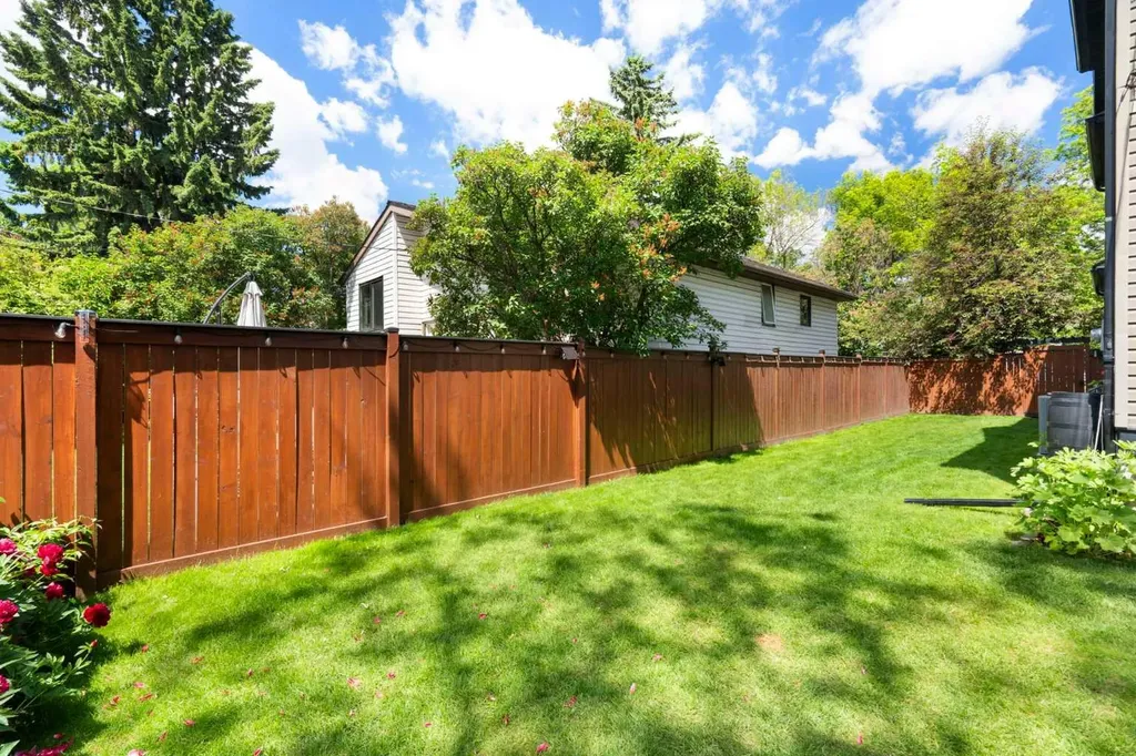 521 10 Avenue NE Calgary AB T2E0X7