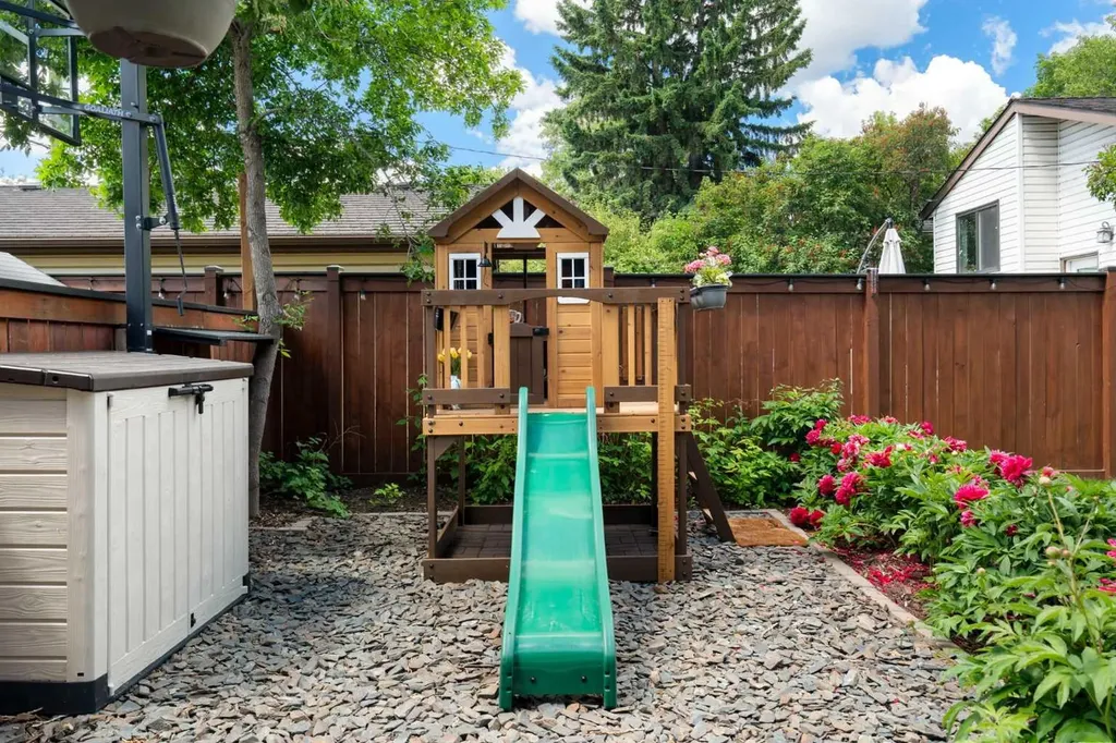 521 10 Avenue NE Calgary AB T2E0X7