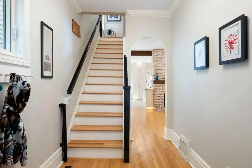 521 10 Avenue NE Calgary AB T2E0X7