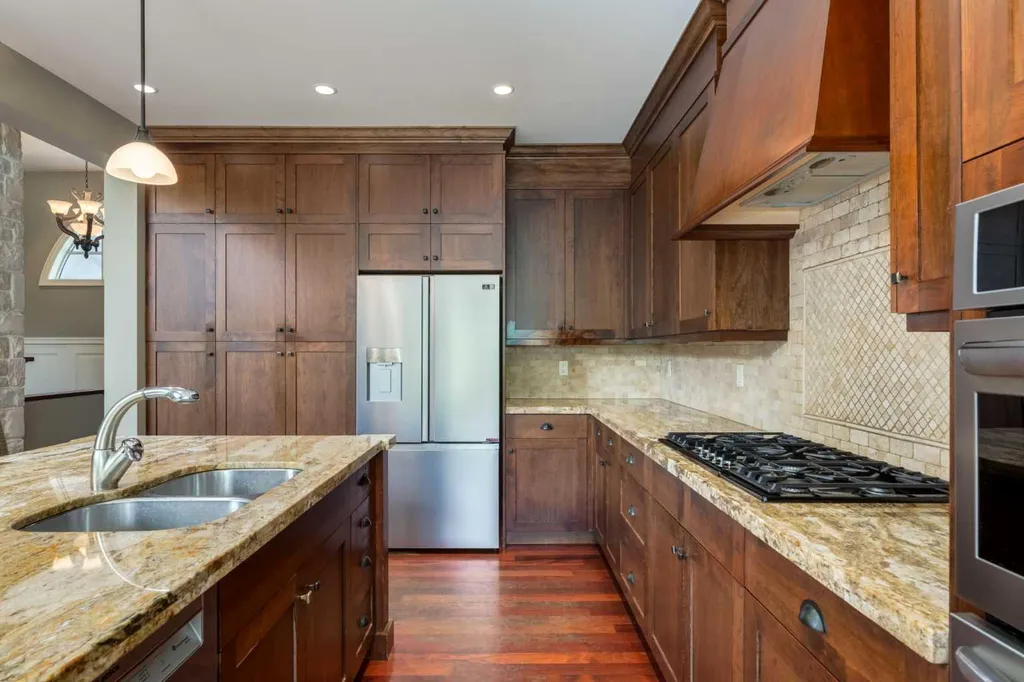 4712 Chapel Road NW Calgary AB T2L 1A6