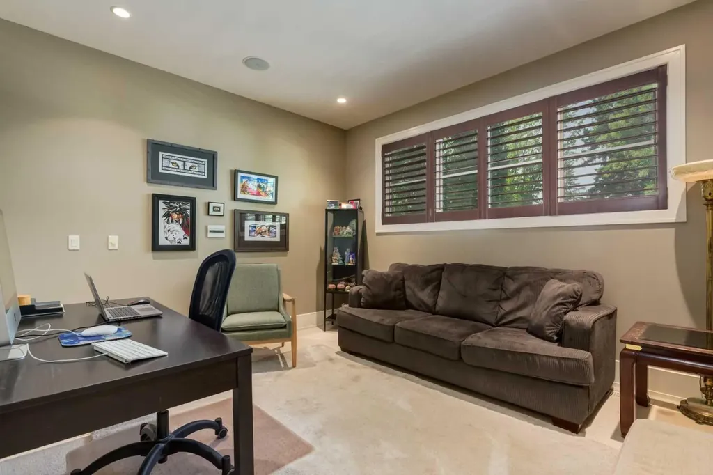 4712 Chapel Road NW Calgary AB T2L 1A6