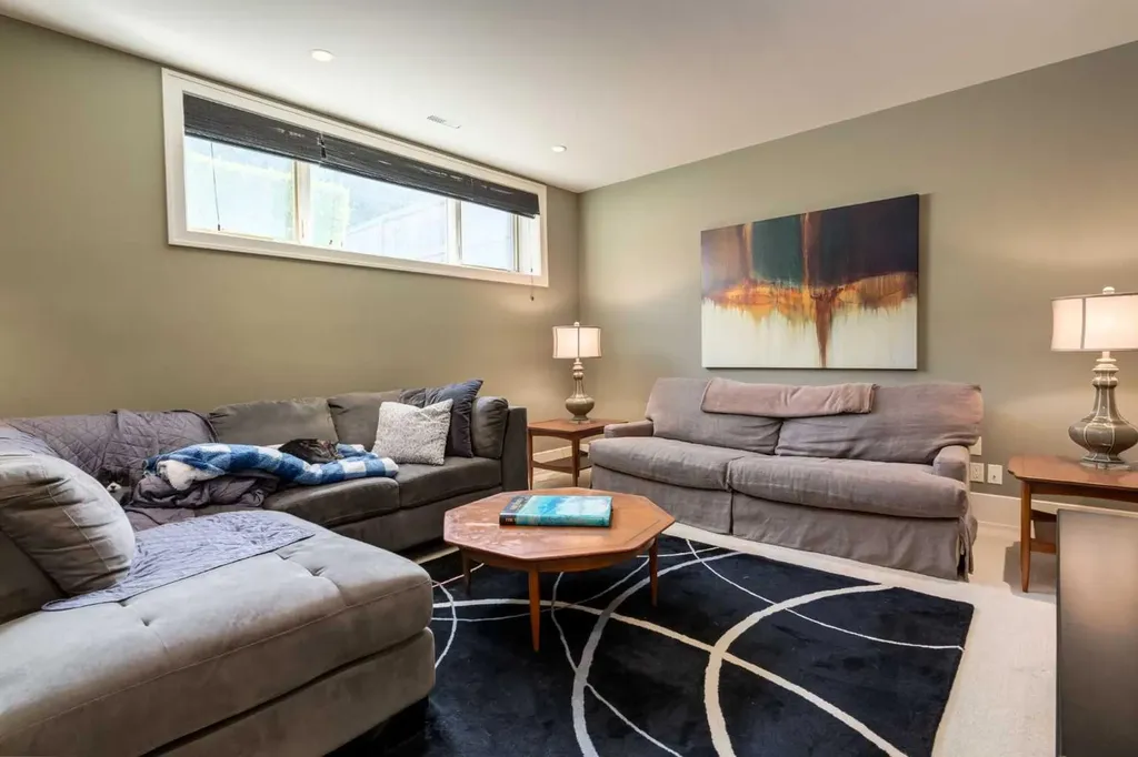 4712 Chapel Road NW Calgary AB T2L 1A6