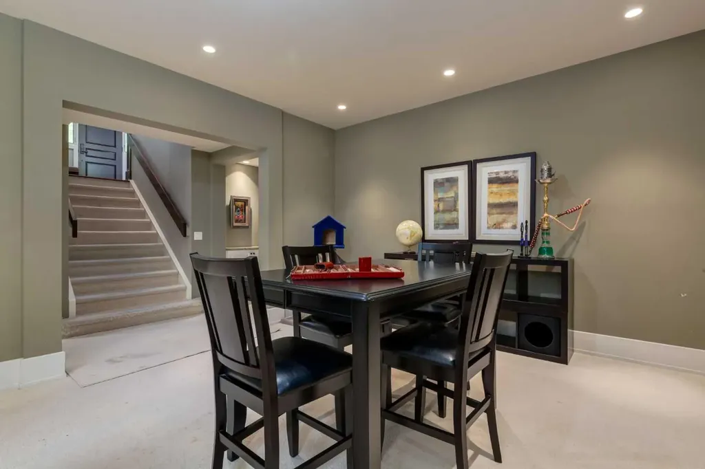 4712 Chapel Road NW Calgary AB T2L 1A6