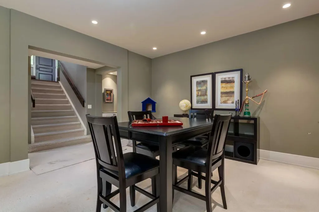 4712 Chapel Road NW Calgary AB T2L 1A6