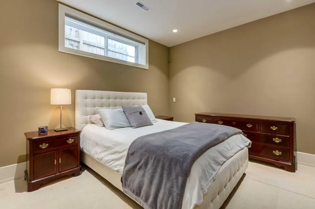 4712 Chapel Road NW Calgary AB T2L 1A6