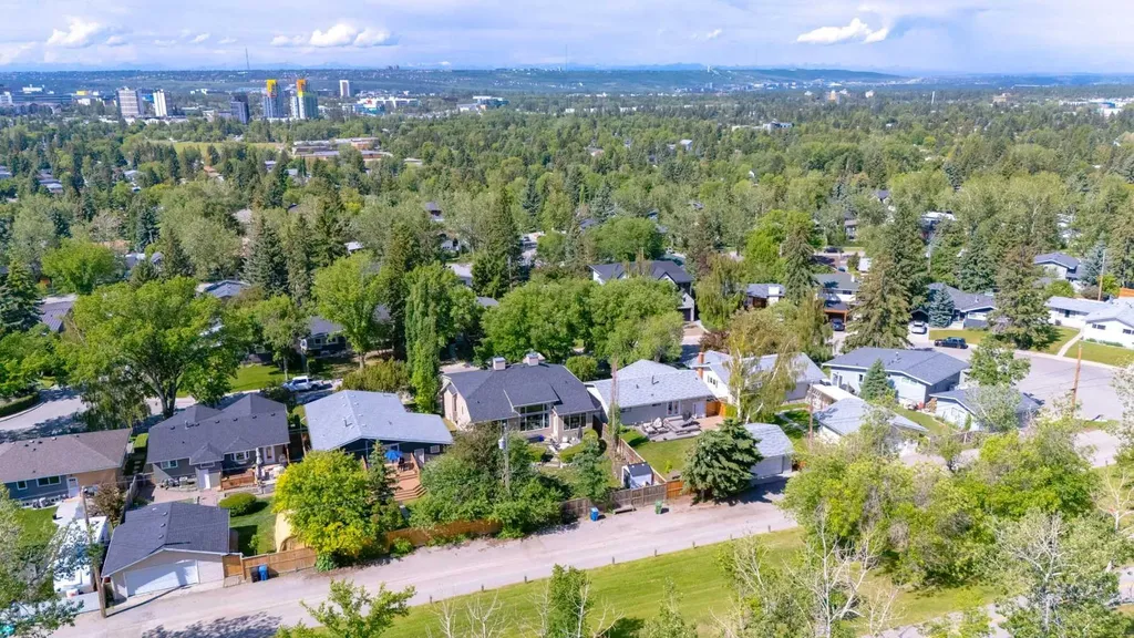 4712 Chapel Road NW Calgary AB T2L 1A6