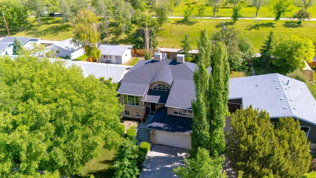 4712 Chapel Road NW Calgary AB T2L 1A6