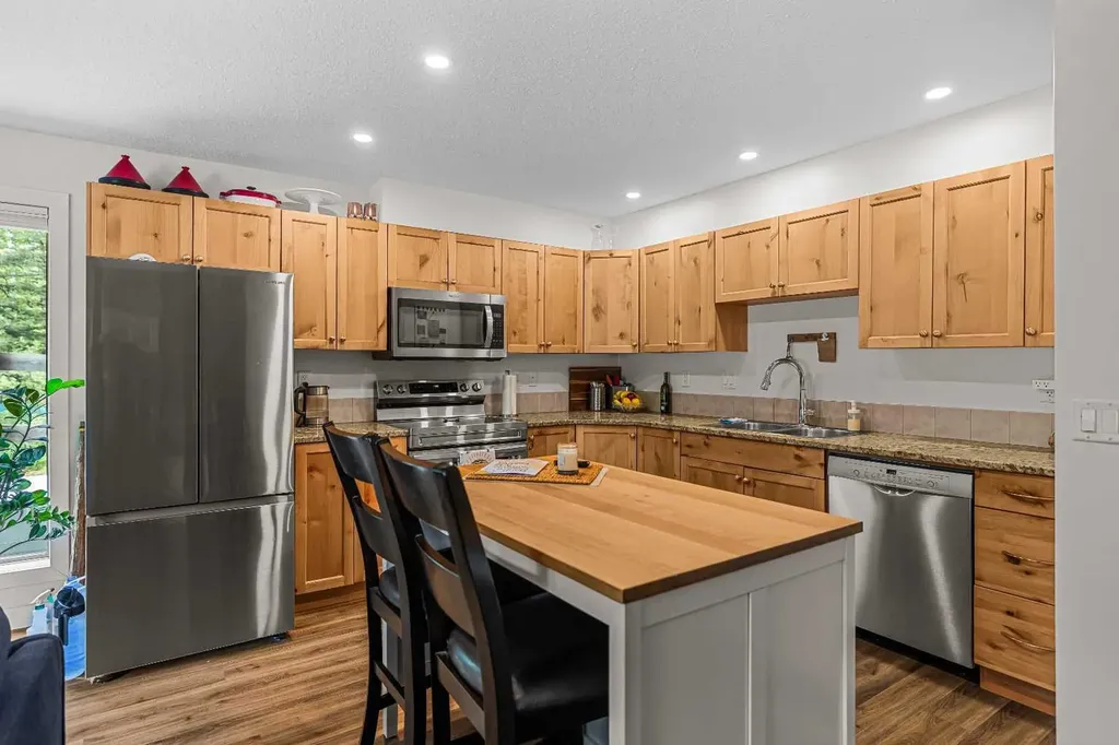 300 Palliser Lane Canmore AB T1W 0H5