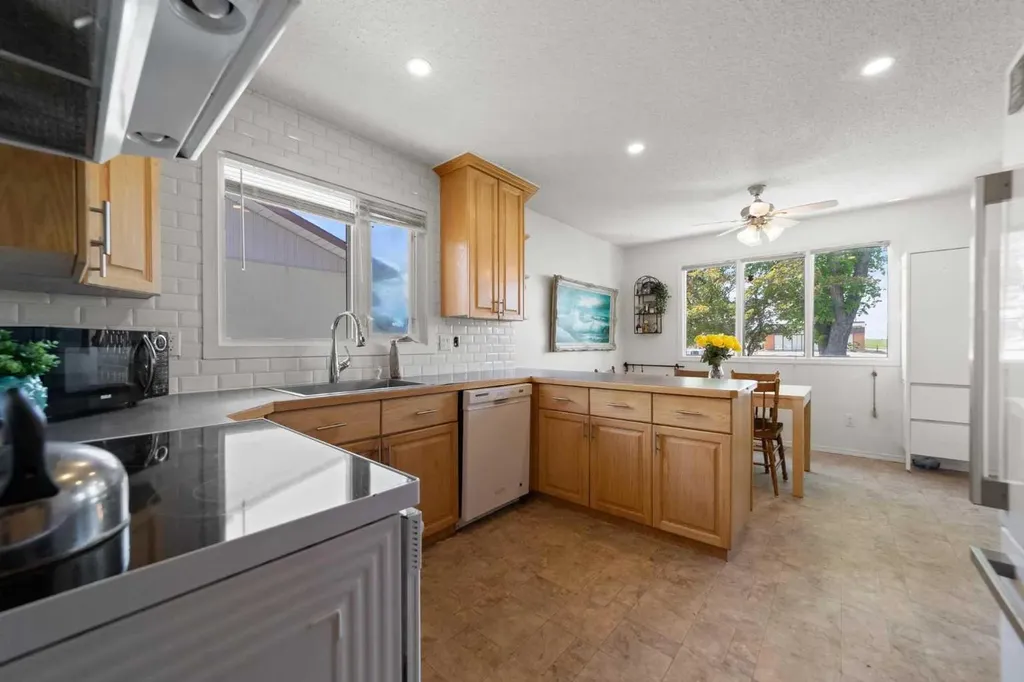 3609 A 66a Street Camrose AB T4V3H4