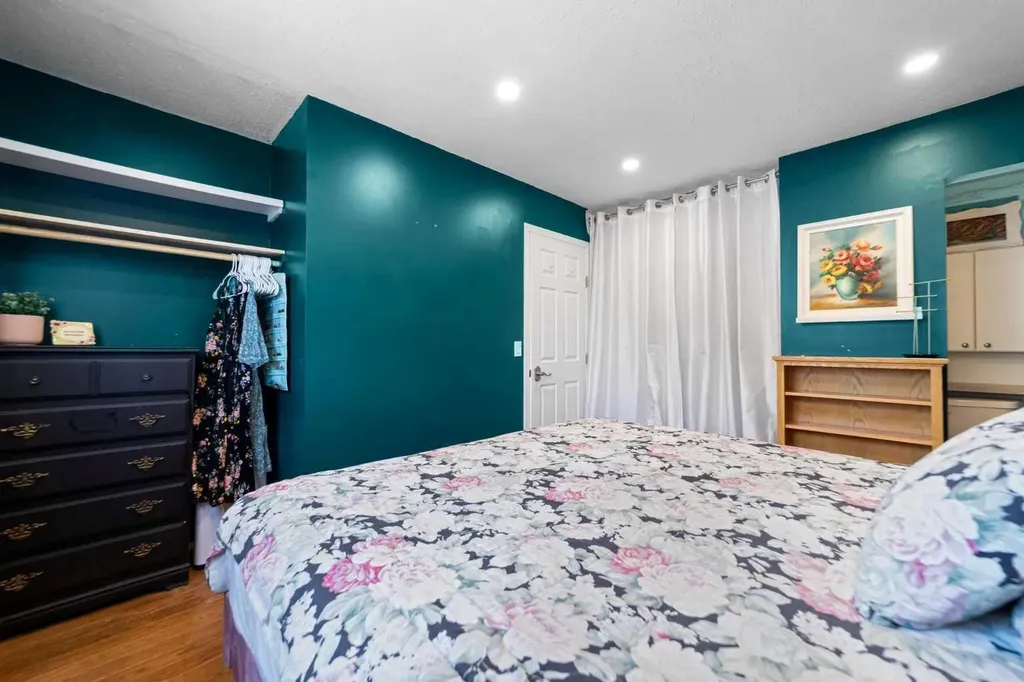 3609 A 66a Street Camrose AB T4V3H4