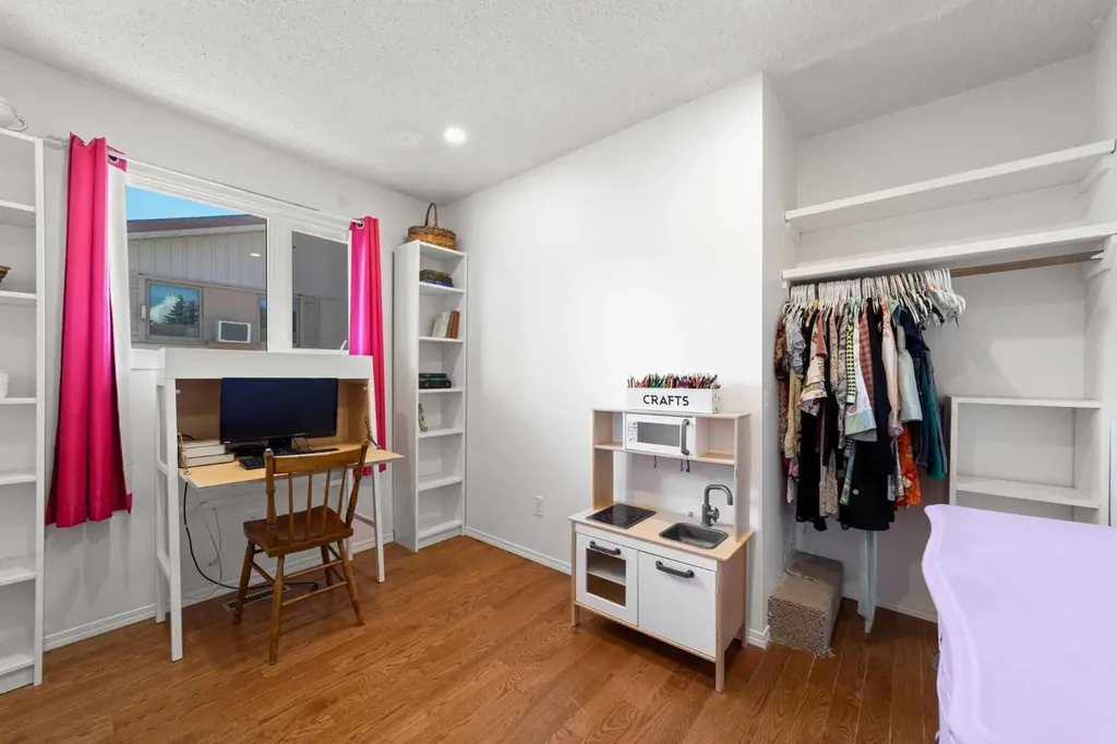 3609 A 66a Street Camrose AB T4V3H4