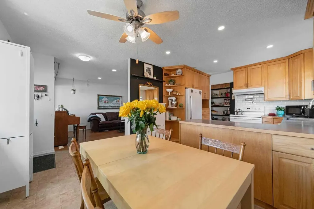 3609 A 66a Street Camrose AB T4V3H4