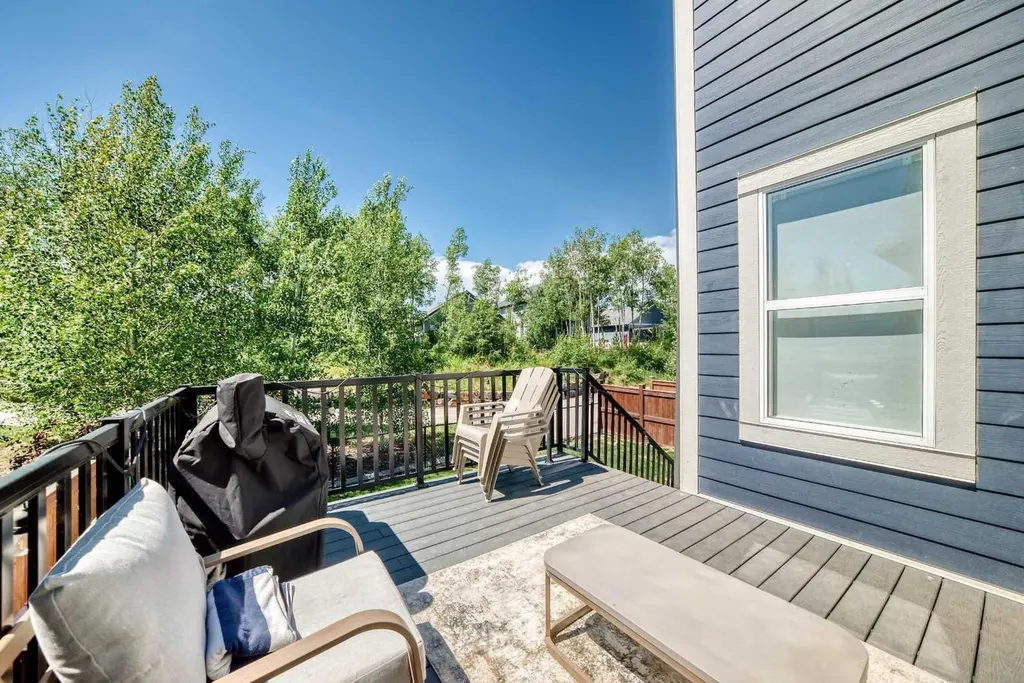 99 Legacy Glen Terrace SE Calgary AB T2X 3Z1