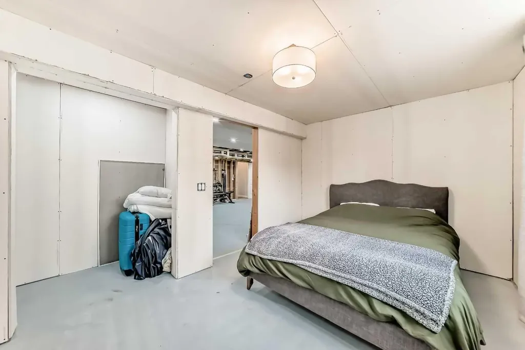 99 Legacy Glen Terrace SE Calgary AB T2X 3Z1