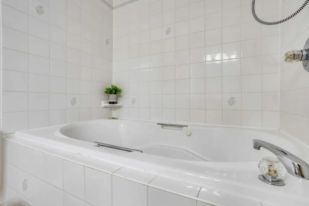 176 Burton Place Fort Mcmurray AB T9K 1V4