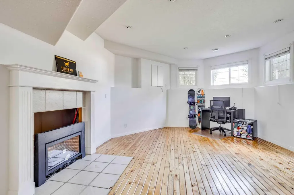 176 Burton Place Fort Mcmurray AB T9K 1V4