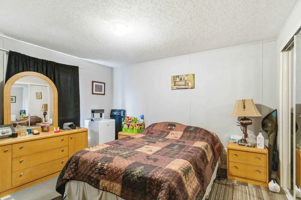 329 Greenwich Lane Fort Mcmurray AB T9H 3X6