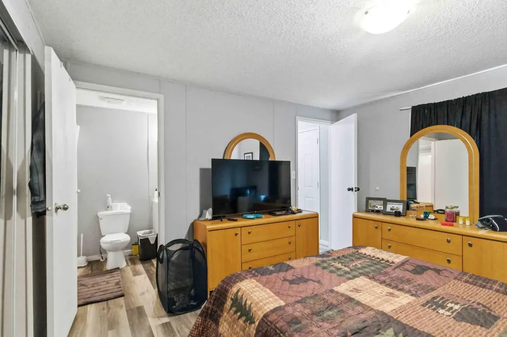 329 Greenwich Lane Fort Mcmurray AB T9H 3X6