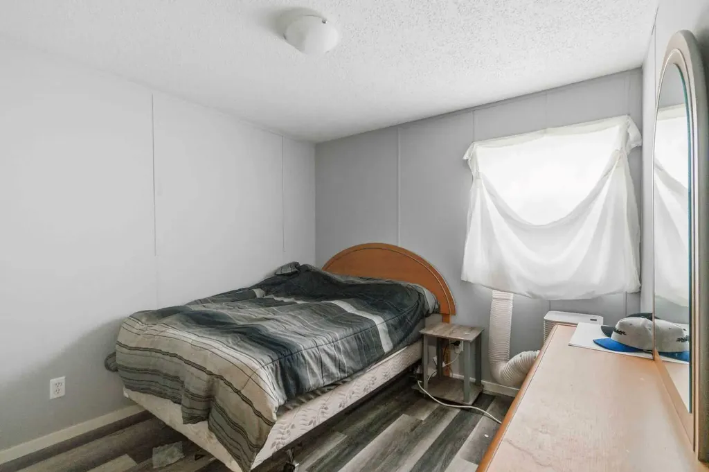 329 Greenwich Lane Fort Mcmurray AB T9H 3X6