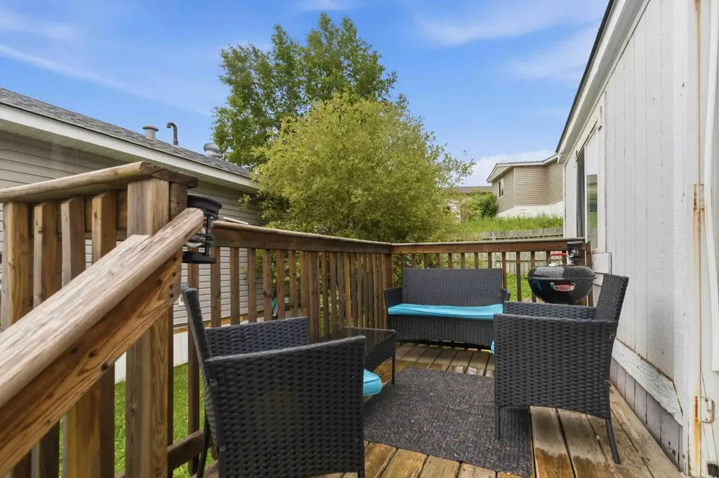 329 Greenwich Lane Fort Mcmurray AB T9H 3X6