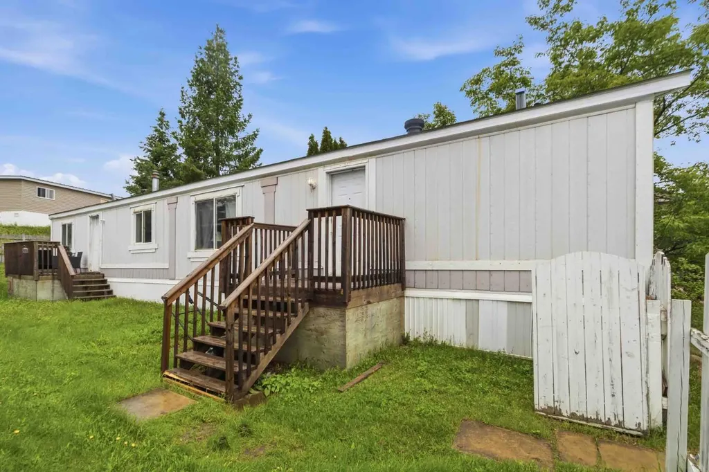 329 Greenwich Lane Fort Mcmurray AB T9H 3X6