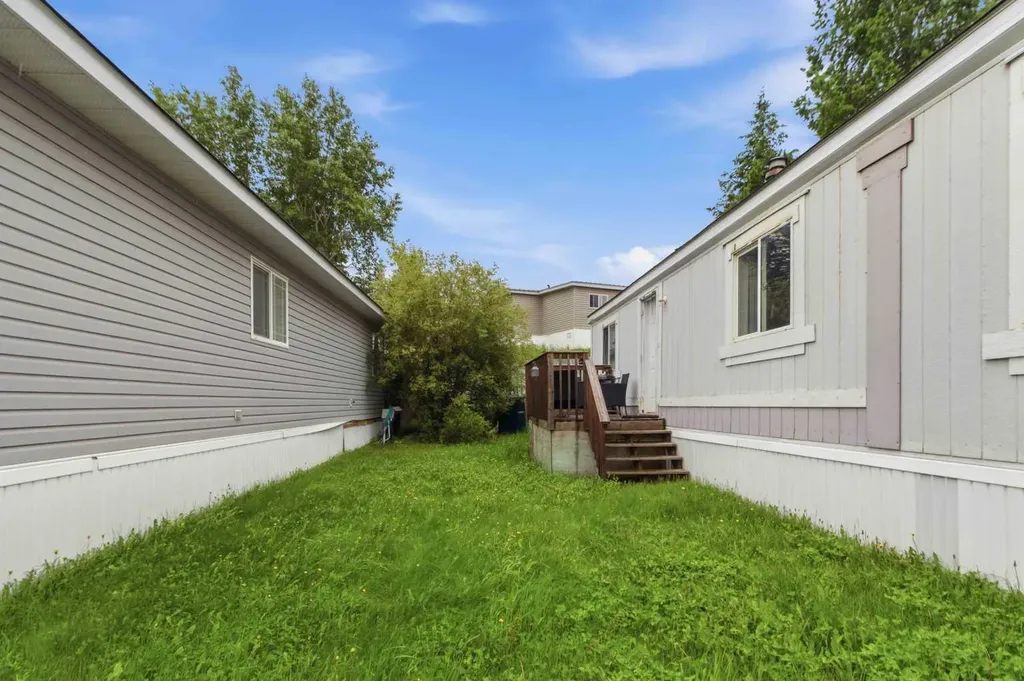 329 Greenwich Lane Fort Mcmurray AB T9H 3X6