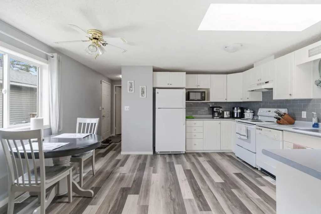 329 Greenwich Lane Fort Mcmurray AB T9H 3X6