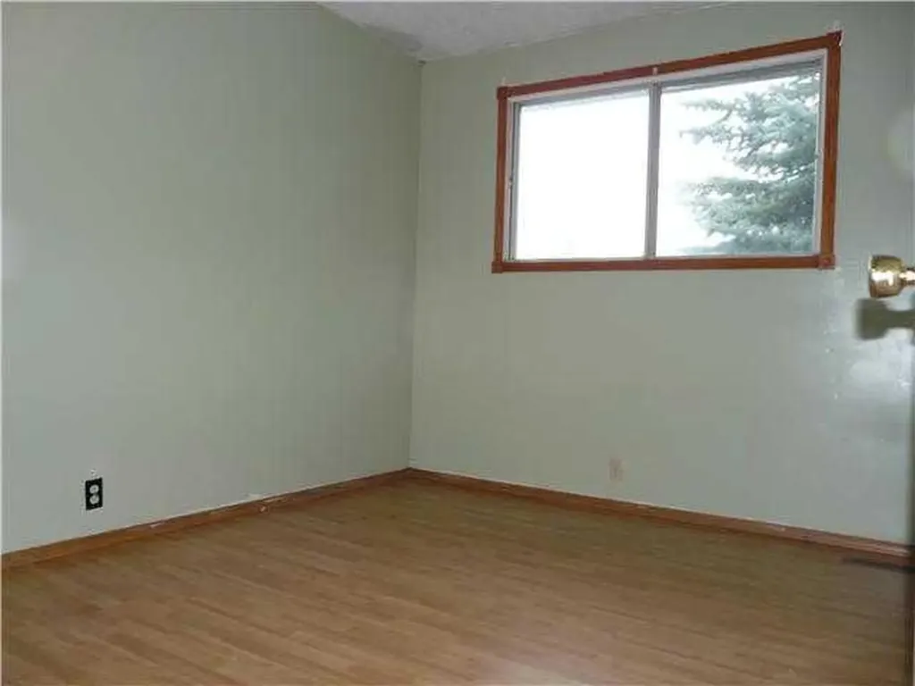 250 Falmere Way NE Calgary AB t3j2x6