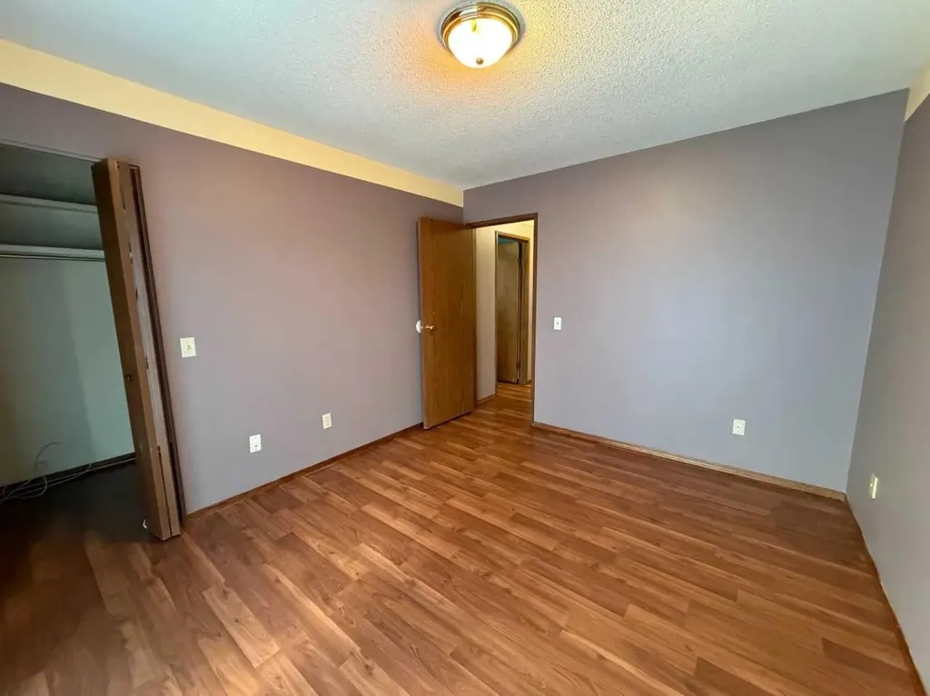 250 Falmere Way NE Calgary AB t3j2x6