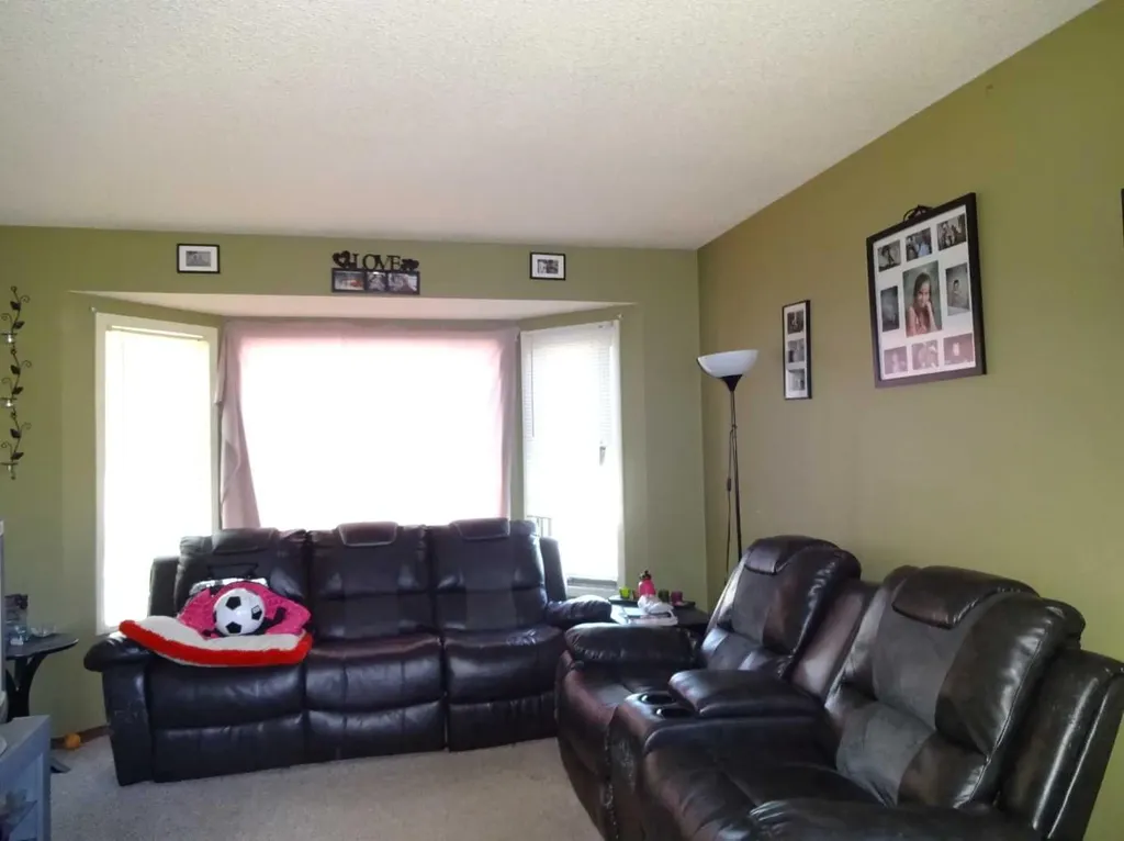 250 Falmere Way NE Calgary AB t3j2x6