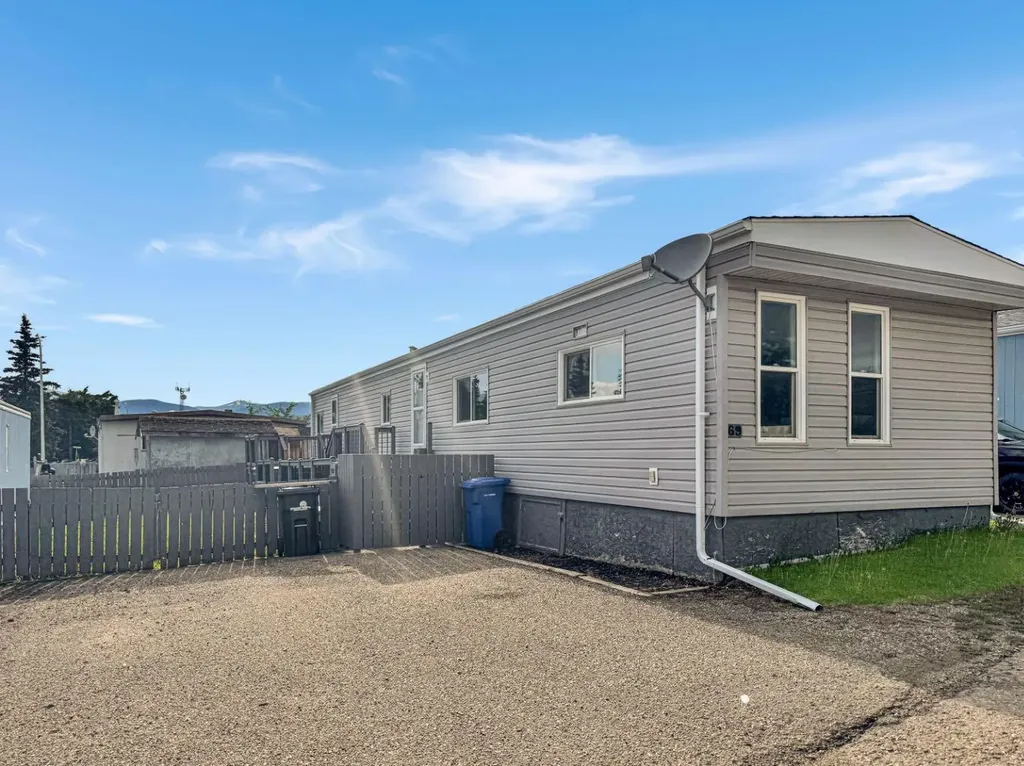 69 Shand Trailer Court Grande Cache AB T0E0Y0