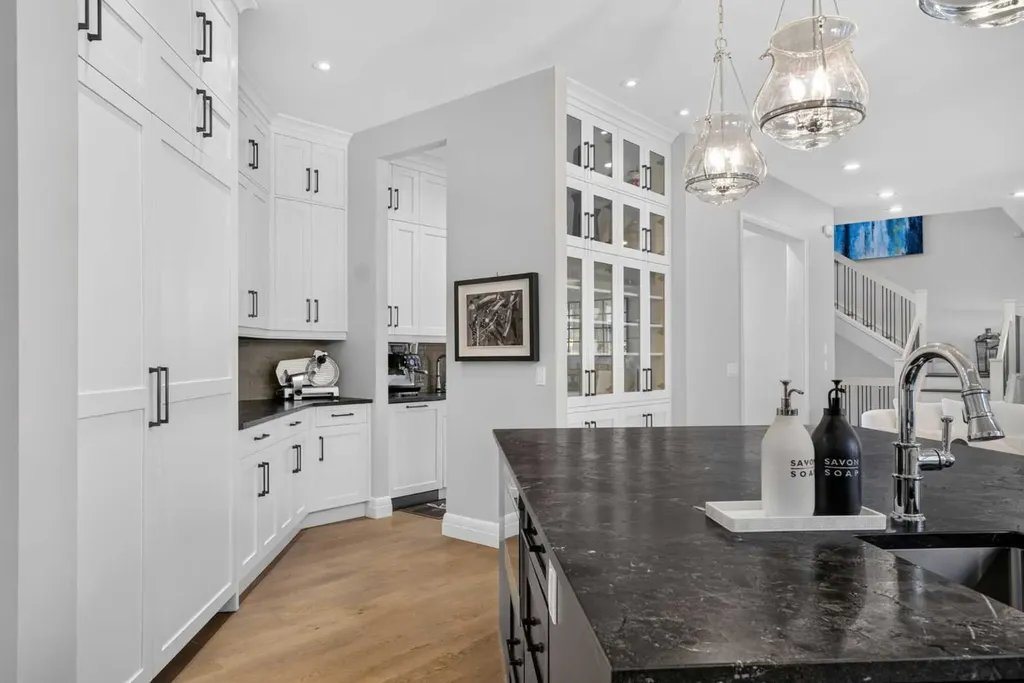 11 Elveden Place SW Calgary AB T3H 0L1