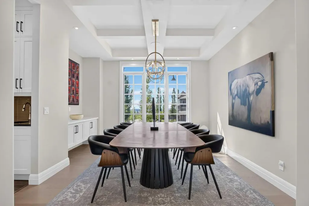 11 Elveden Place SW Calgary AB T3H 0L1