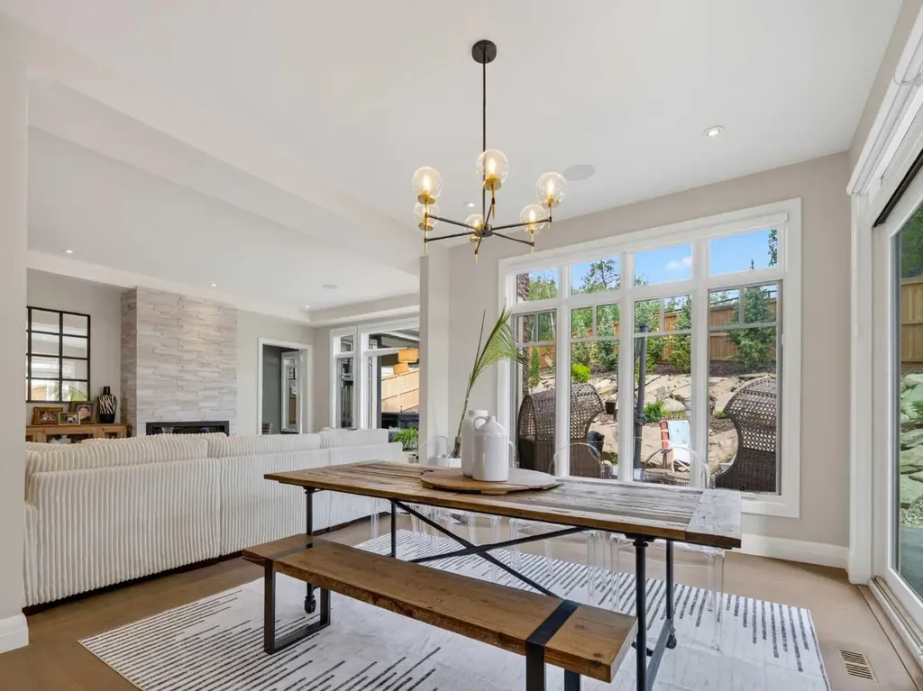 11 Elveden Place SW Calgary AB T3H 0L1