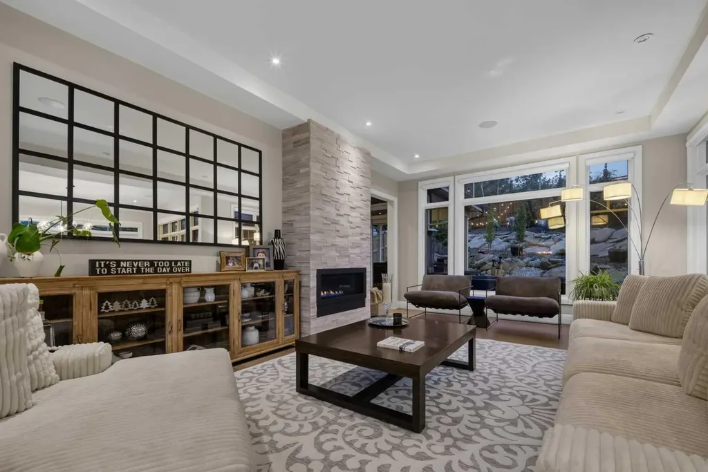 11 Elveden Place SW Calgary AB T3H 0L1