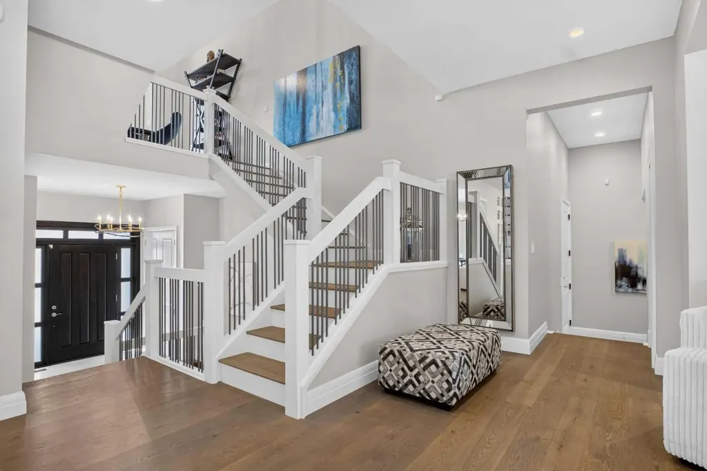 11 Elveden Place SW Calgary AB T3H 0L1