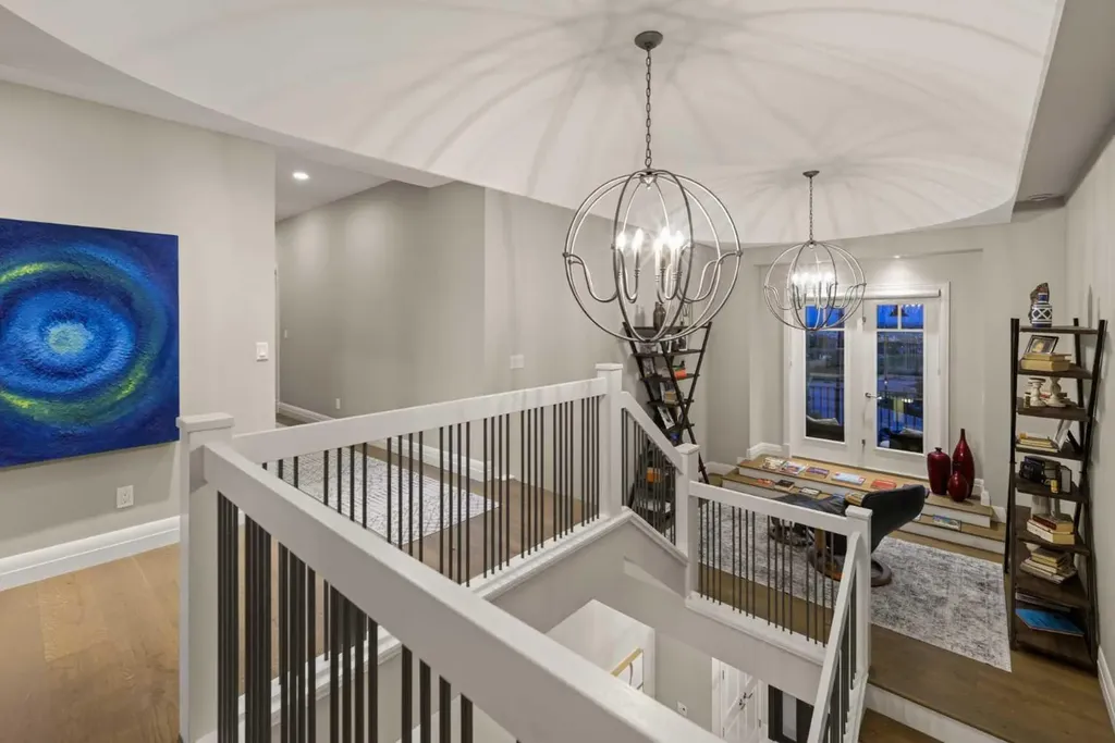 11 Elveden Place SW Calgary AB T3H 0L1