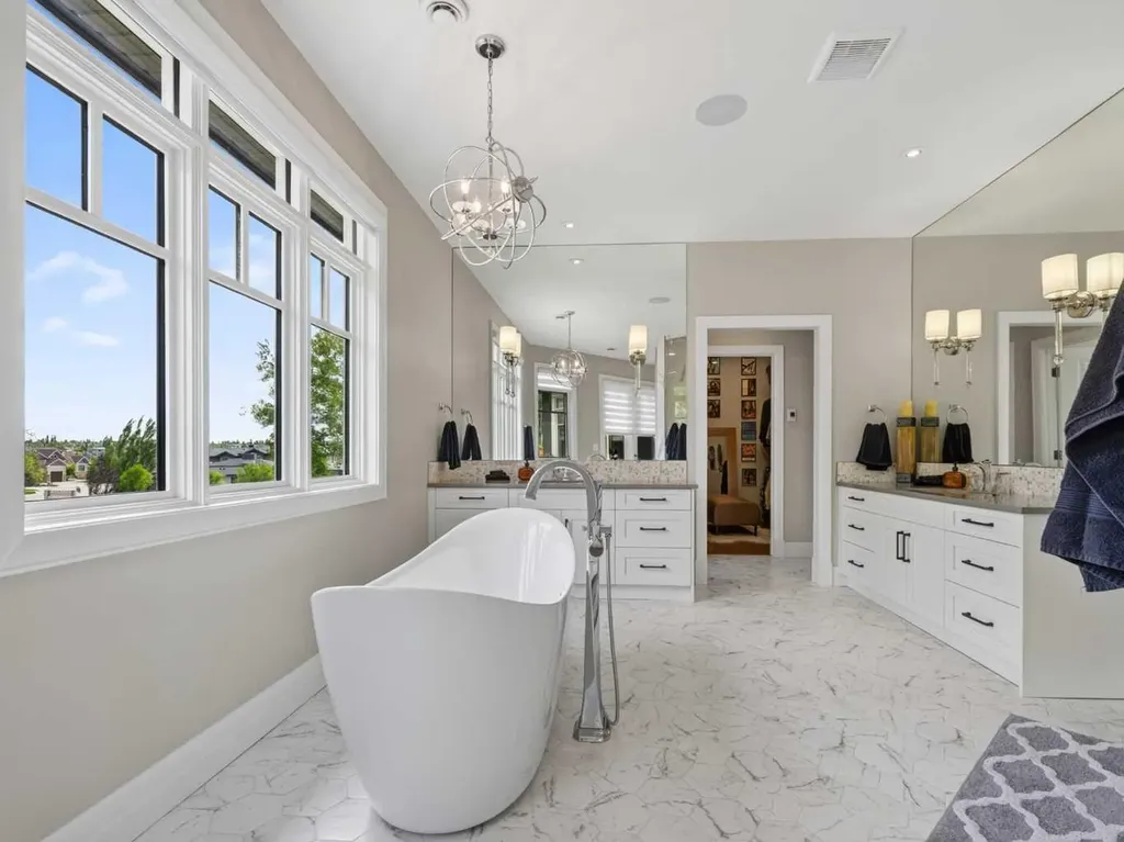 11 Elveden Place SW Calgary AB T3H 0L1