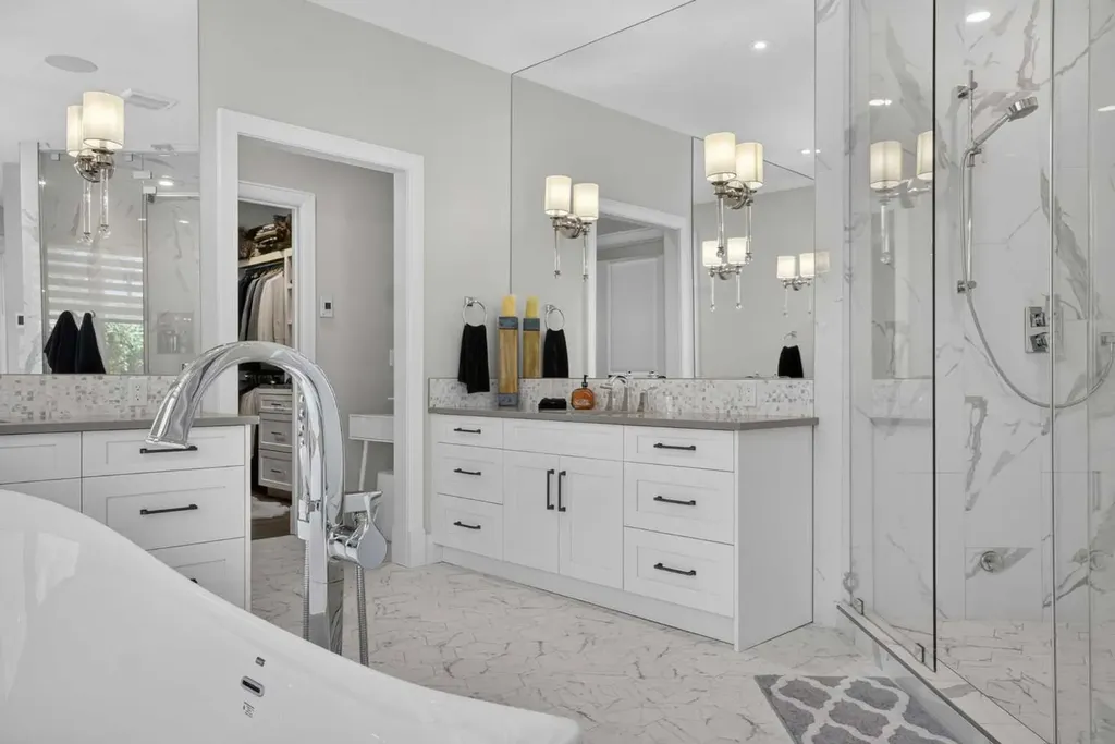 11 Elveden Place SW Calgary AB T3H 0L1