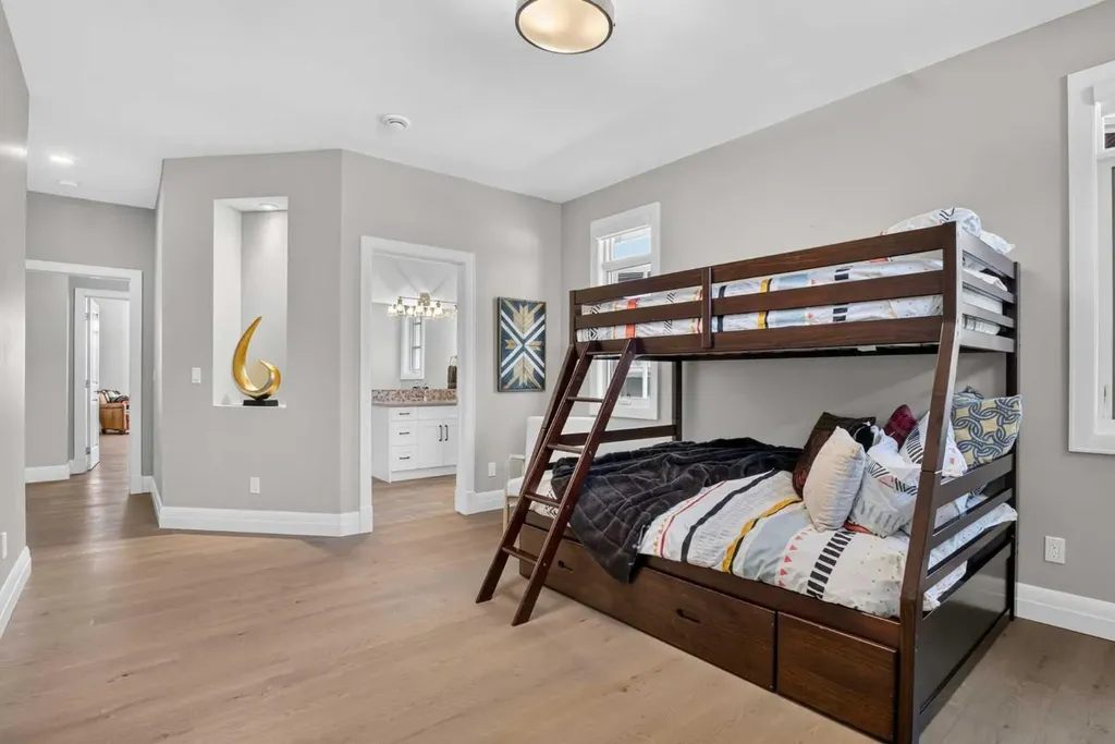 11 Elveden Place SW Calgary AB T3H 0L1