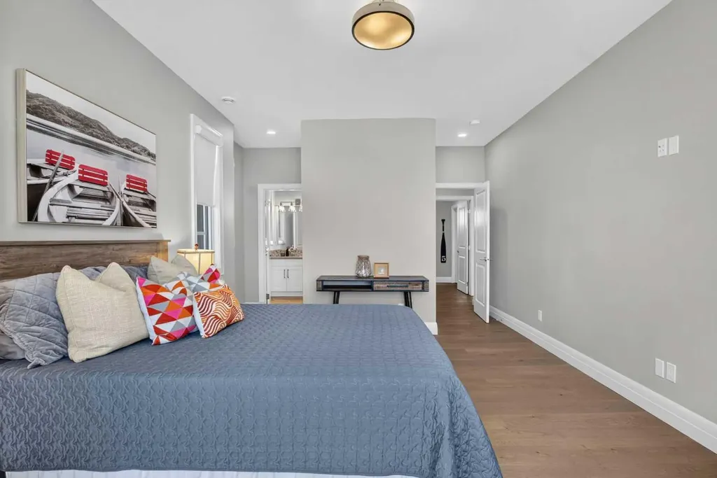 11 Elveden Place SW Calgary AB T3H 0L1