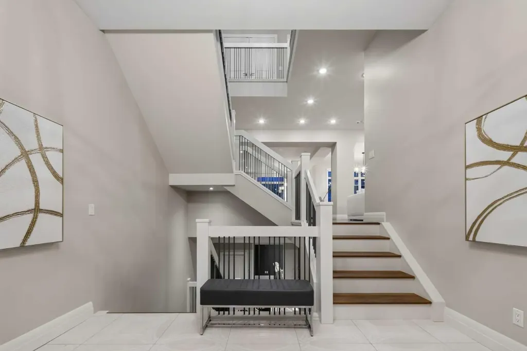 11 Elveden Place SW Calgary AB T3H 0L1