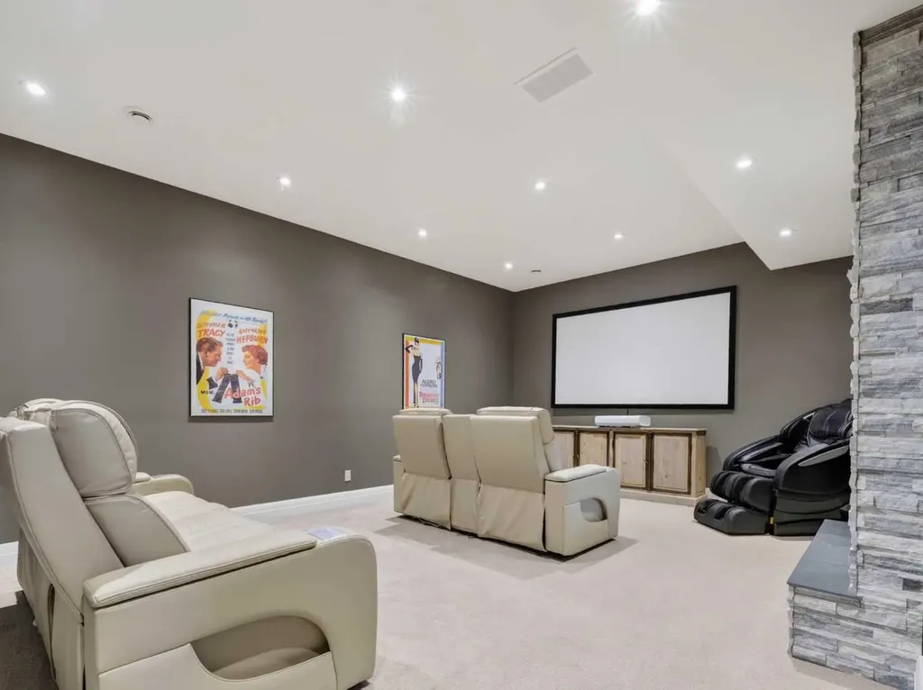 11 Elveden Place SW Calgary AB T3H 0L1