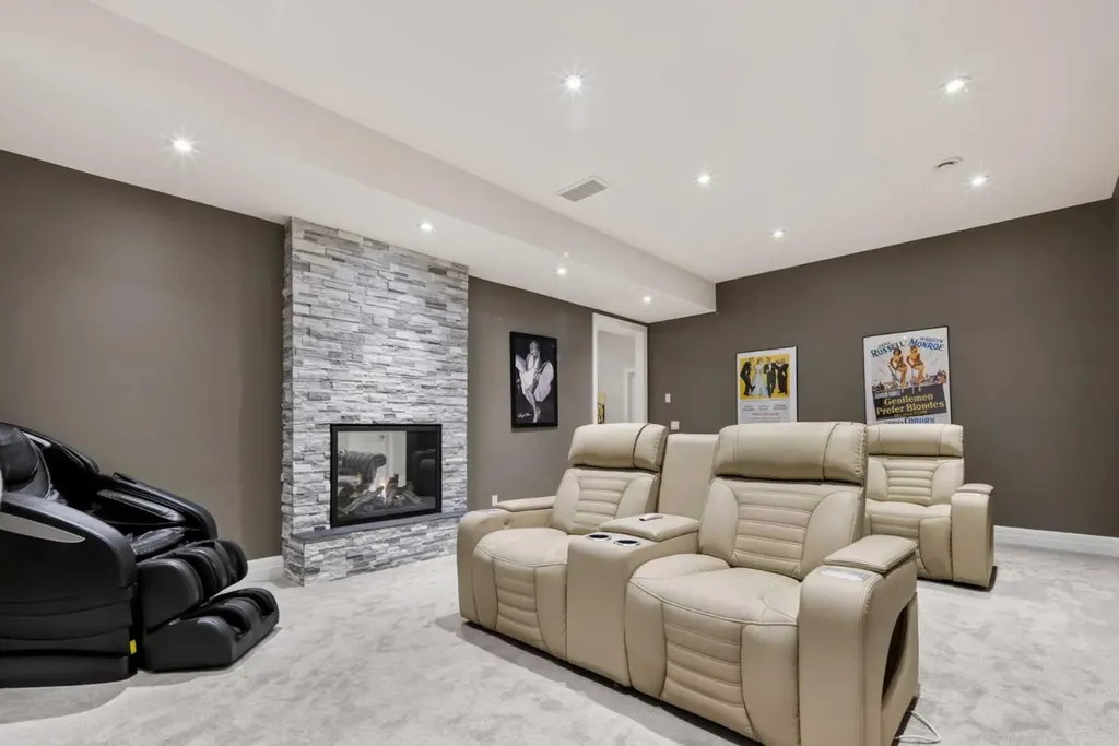 11 Elveden Place SW Calgary AB T3H 0L1