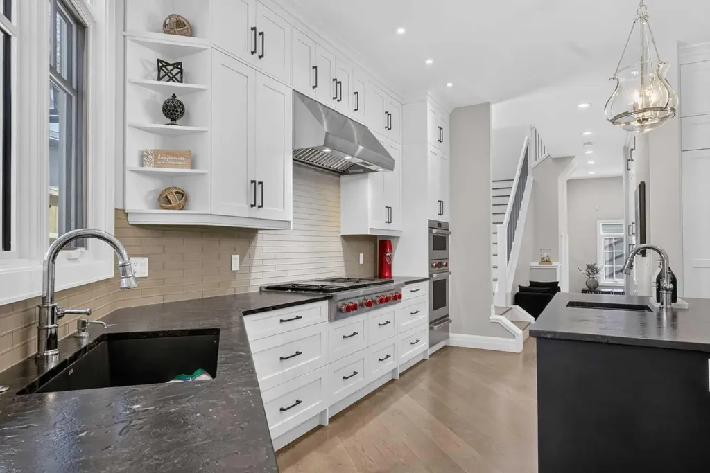11 Elveden Place SW Calgary AB T3H 0L1