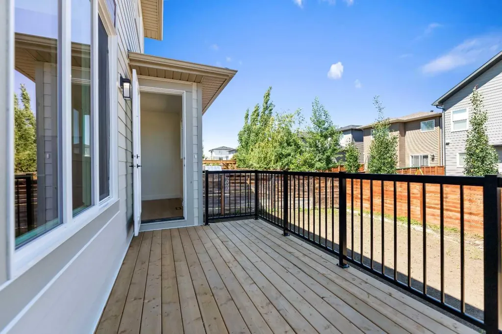 59 Walcrest View Calgary AB T2X 4G3