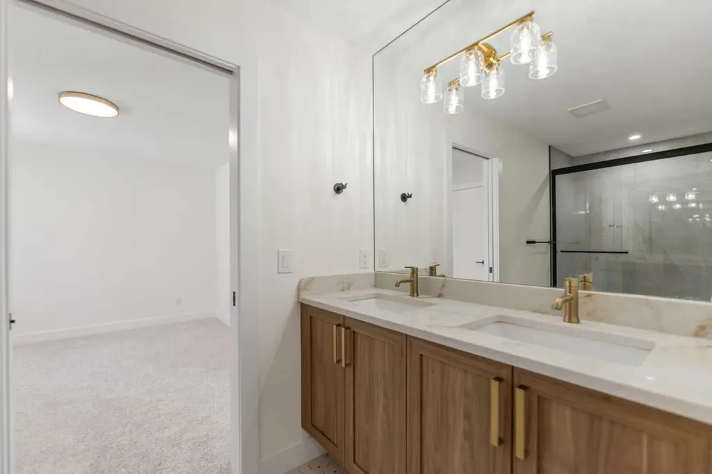 59 Walcrest View Calgary AB T2X 4G3