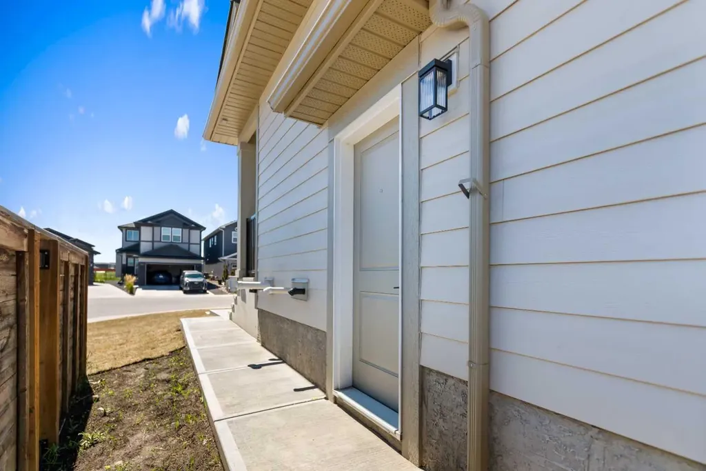 59 Walcrest View Calgary AB T2X 4G3