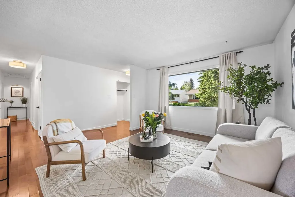 4952 Vanguard Road NW Calgary AB T3A 0R5