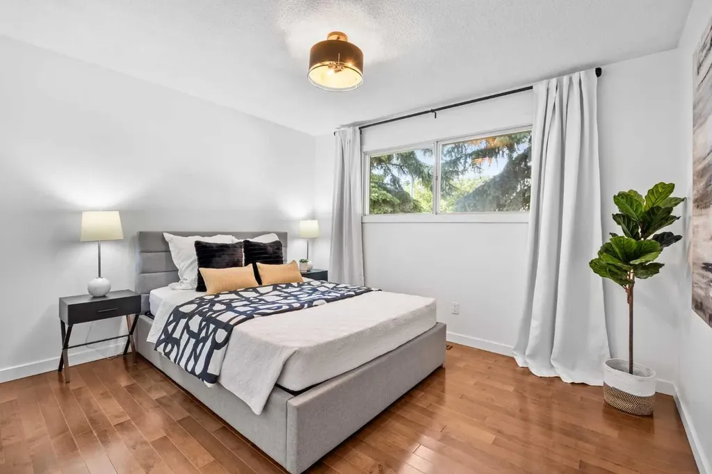 4952 Vanguard Road NW Calgary AB T3A 0R5